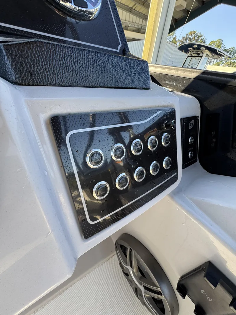 Slide: The Image of Hurricane FunDeck OB FD 2360 SFL OB 2025 - 11