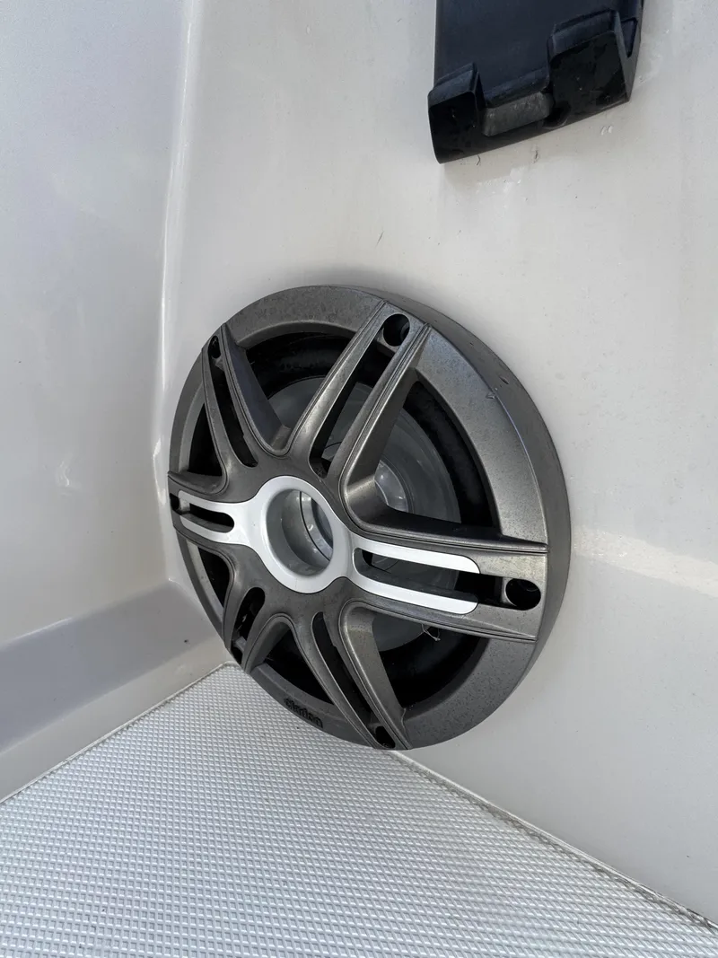 Slide: The Image of Hurricane FunDeck OB FD 2360 SFL OB 2025 - 13