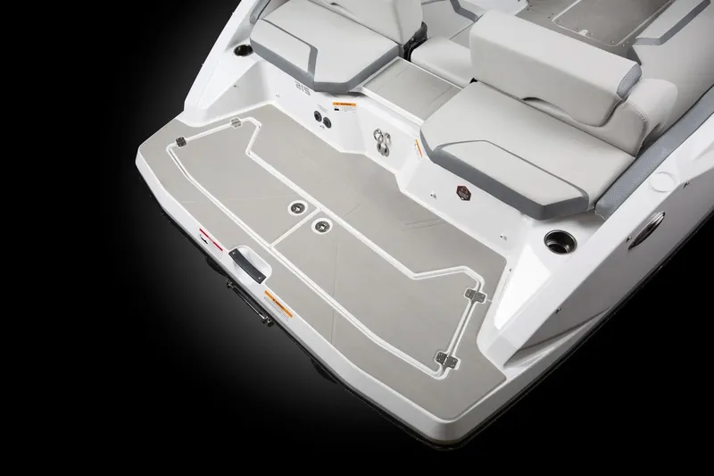 Slide: The Image of Scarab 215 SE 2025 - 27