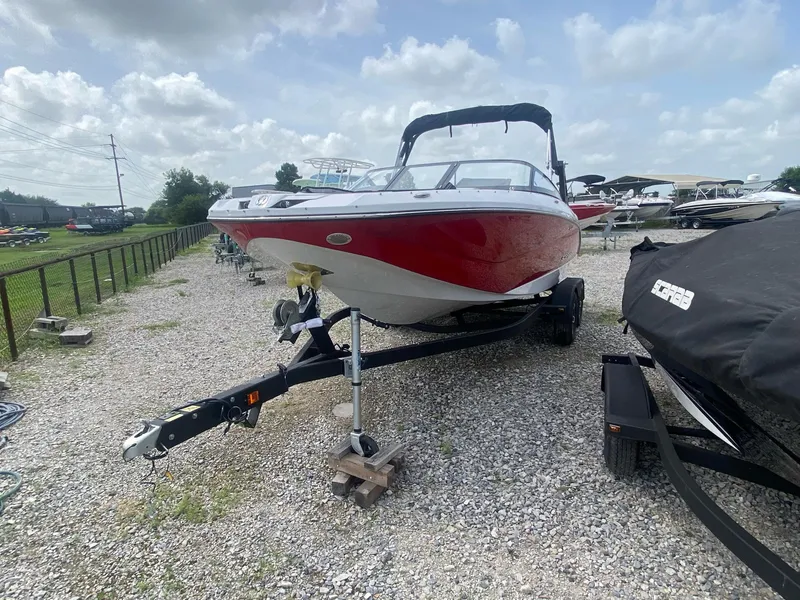 Slide: The Image of Scarab 215 SE 2025 - 4