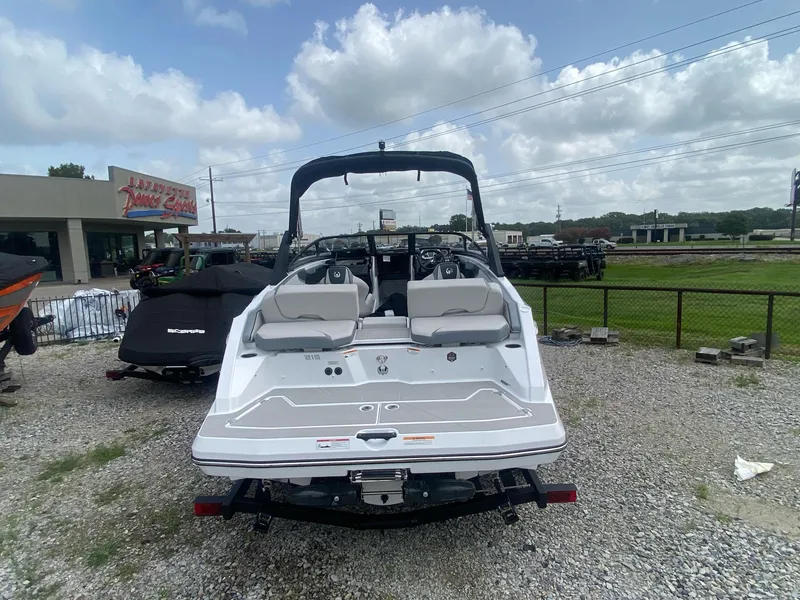 Slide: The Image of Scarab 215 SE 2025 - 7