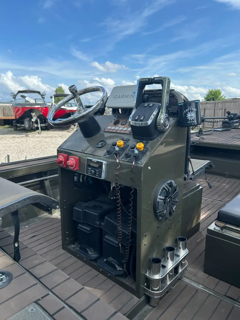 Slide: The Image of Pro-Drive 2086 X w/twin 40 hp Shallow drives 2023 - 6