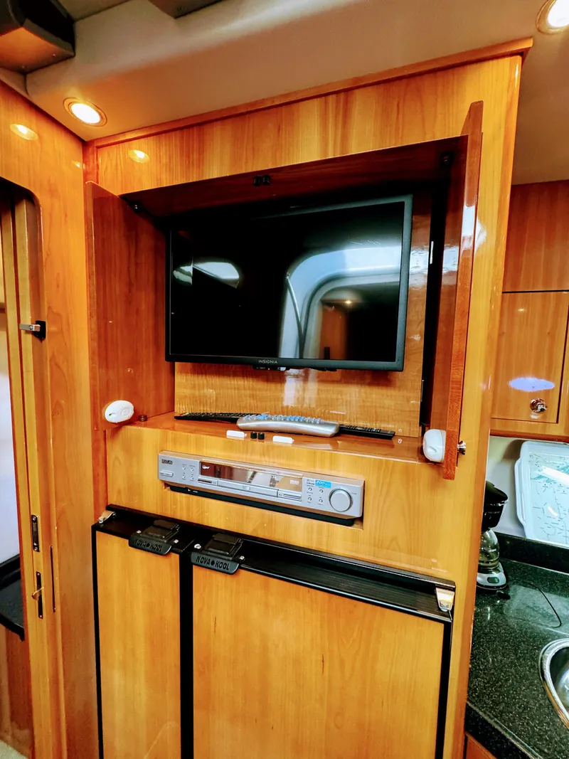 Slide: The Image of Regal 3860 Commodore 2004 - 36