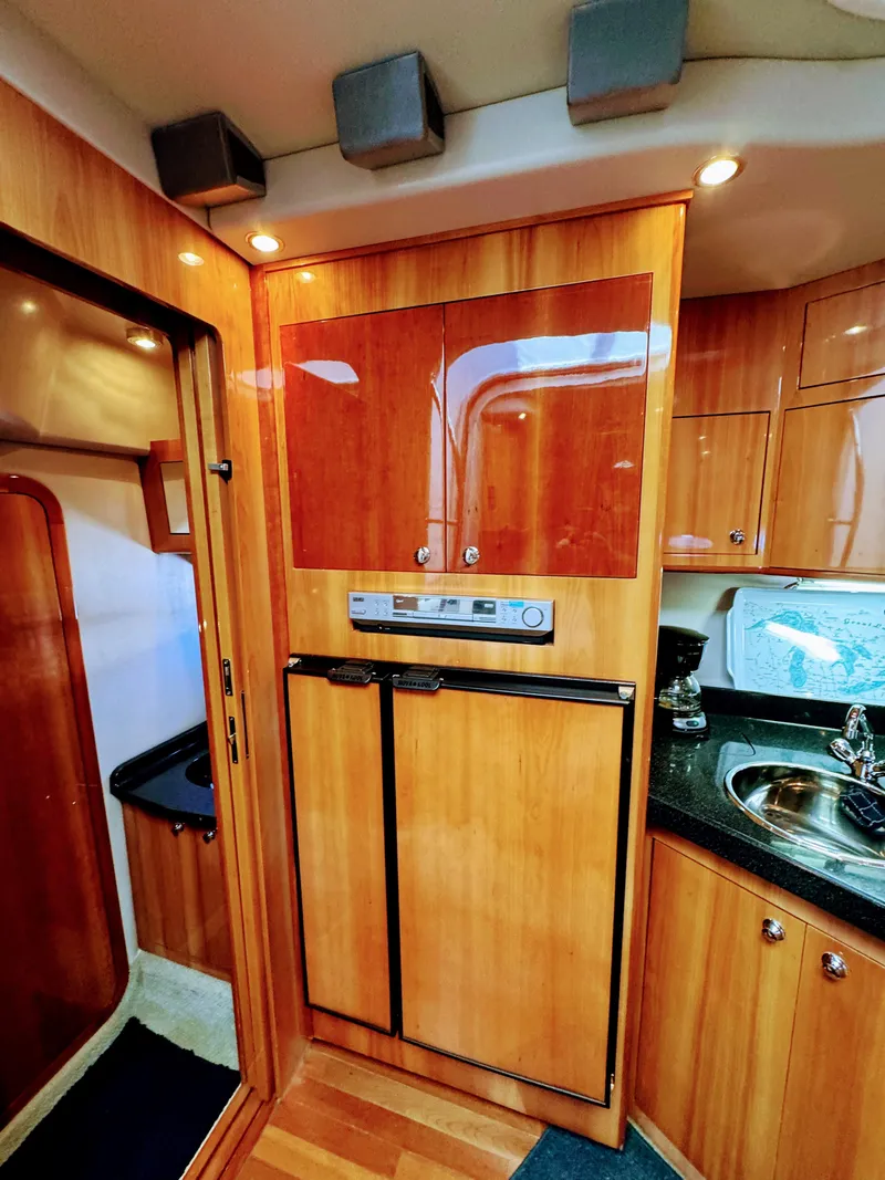 Slide: The Image of Regal 3860 Commodore 2004 - 37