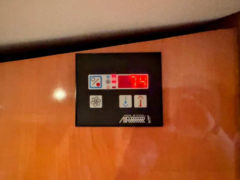 Slide: The Image of Regal 3860 Commodore 2004 - 47