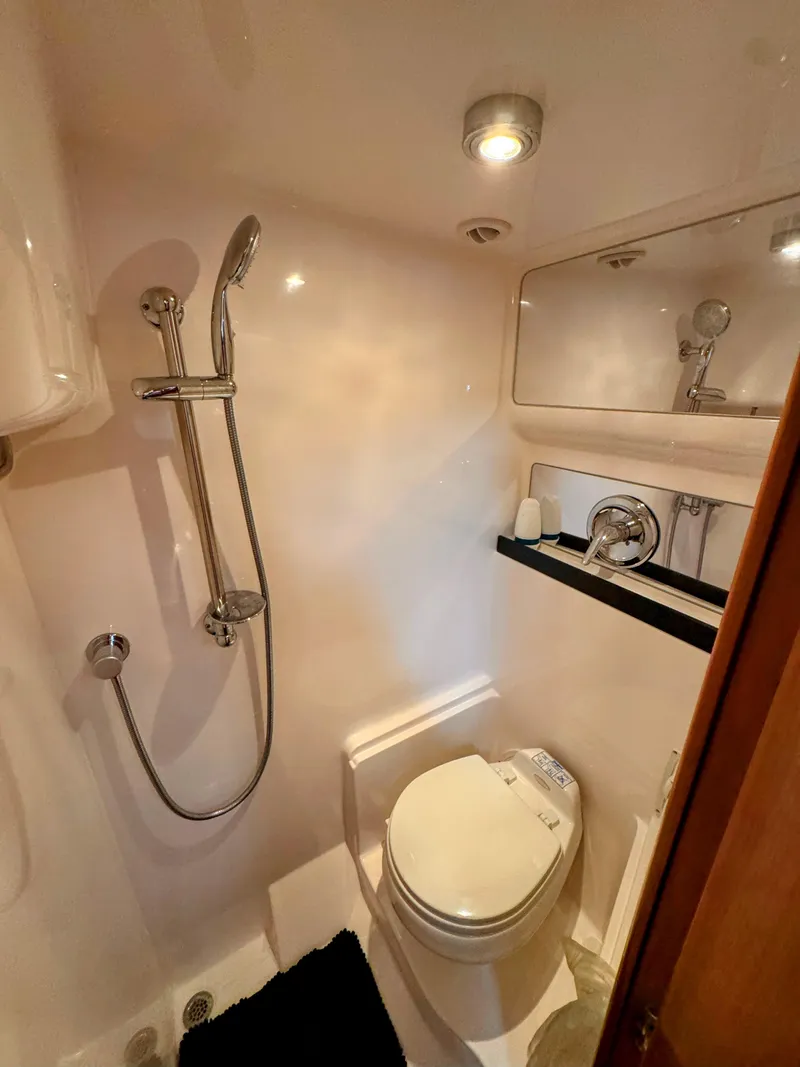 Slide: The Image of Regal 3860 Commodore 2004 - 53