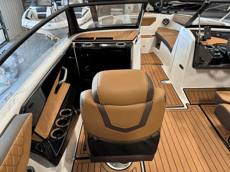 Slide: The Image of Yamaha 222SE 2025 - 17