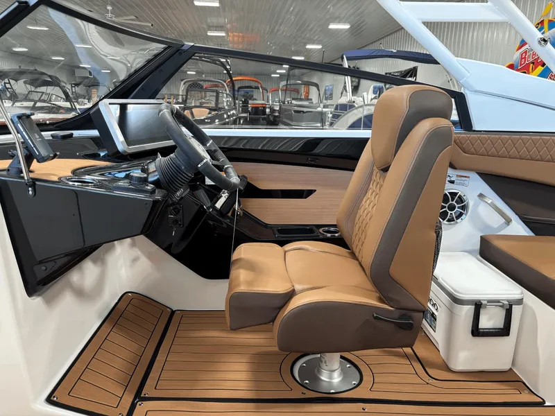 Slide: The Image of Yamaha 222SE 2025 - 18