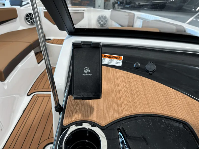 Slide: The Image of Yamaha 222SE 2025 - 20