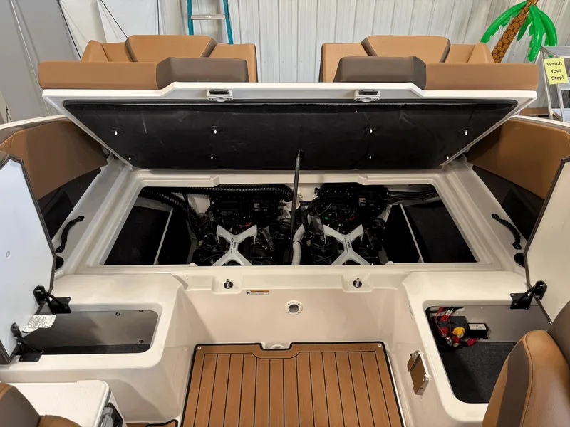 Slide: The Image of Yamaha 222SE 2025 - 24