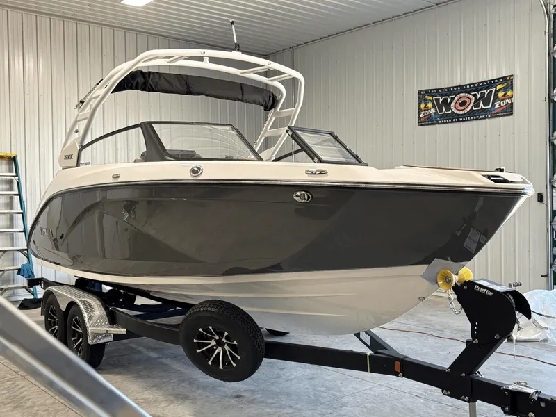 Slide: The Image of Yamaha 222SE 2025 - 3