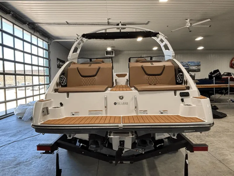 Slide: The Image of Yamaha 222SE 2025 - 6