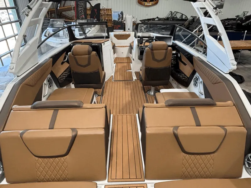 Slide: The Image of Yamaha 222SE 2025 - 7