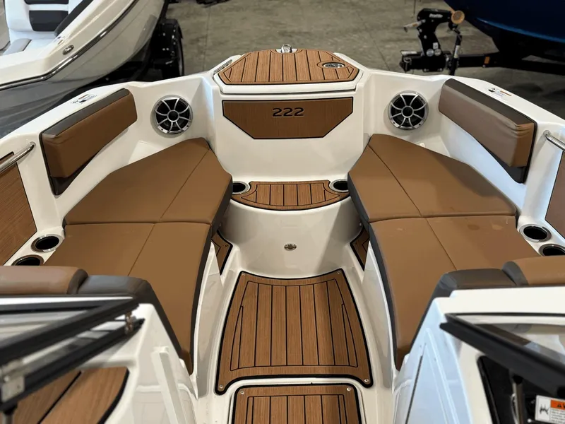 Slide: The Image of Yamaha 222SE 2025 - 8