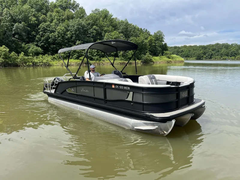 Slide: The Image of Barletta Lusso 23UC 2024 - 3