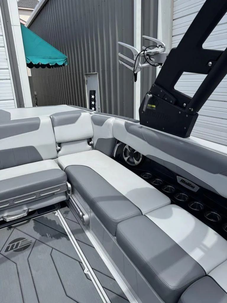 Slide: The Image of Malibu Wakesetter 23 LSV 2020 - 18