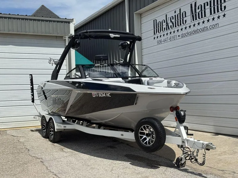 Slide: The Image of Malibu Wakesetter 23 LSV 2020 - 2