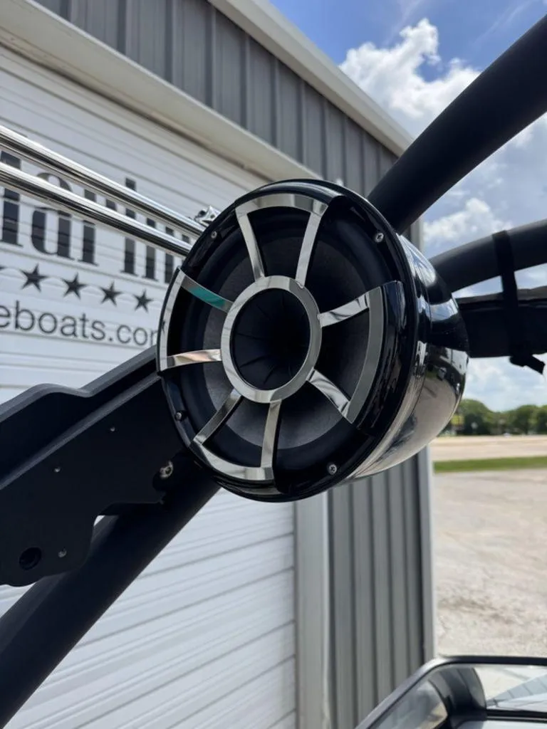 Slide: The Image of Malibu Wakesetter 23 LSV 2020 - 20