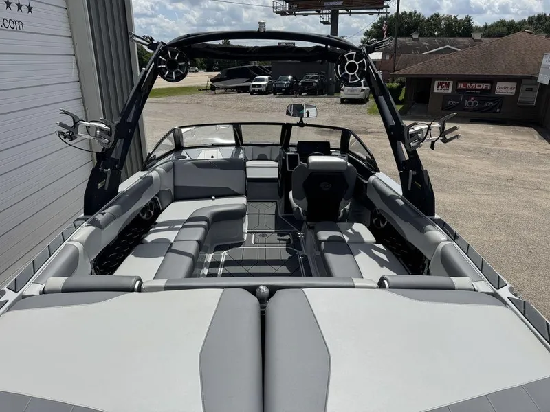 Slide: The Image of Malibu Wakesetter 23 LSV 2020 - 3