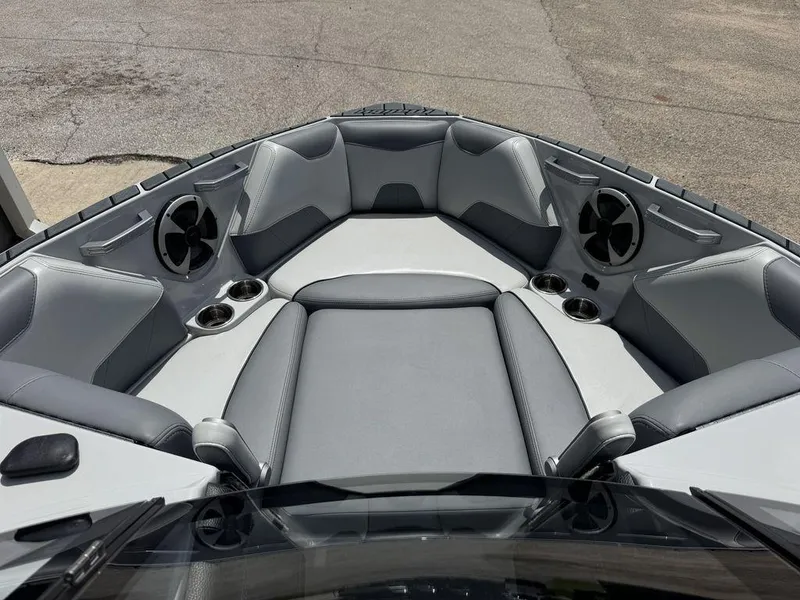 Slide: The Image of Malibu Wakesetter 23 LSV 2020 - 6