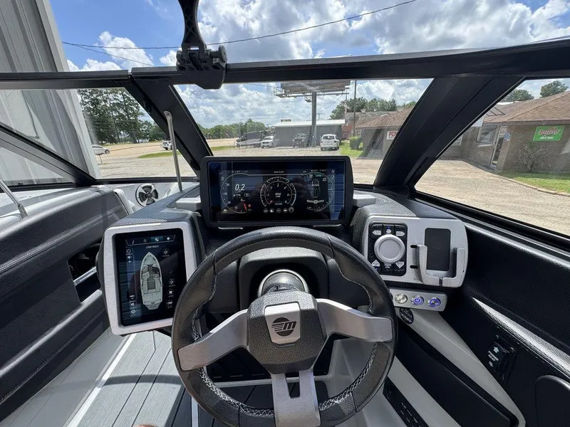 Slide: The Image of Malibu Wakesetter 23 LSV 2020 - 9