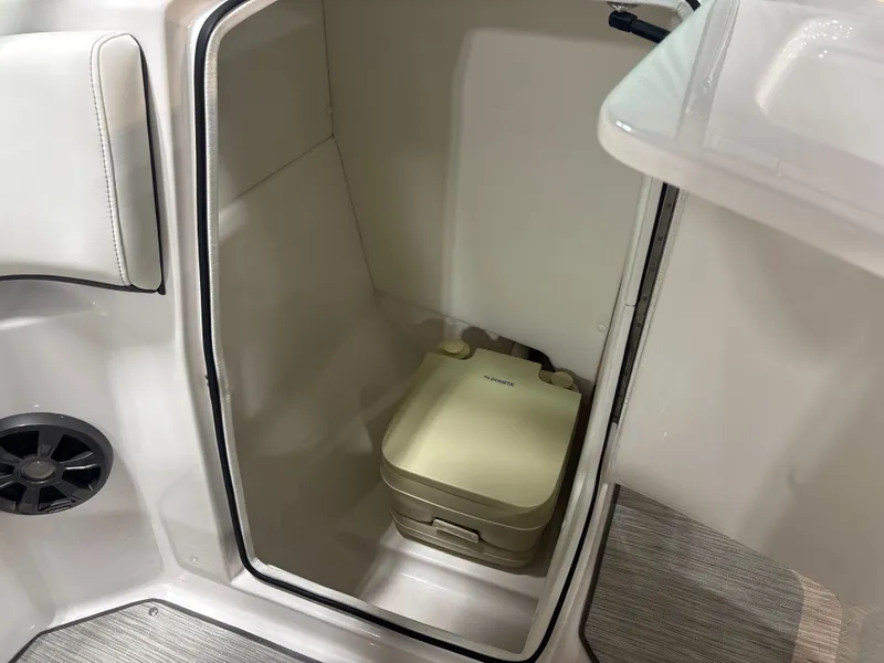 Slide: The Image of Regal 22 FasDeck 2019 - 10