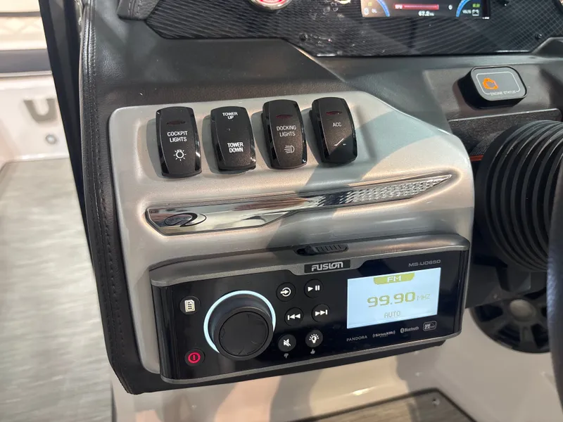 Slide: The Image of Regal 22 FasDeck 2019 - 15