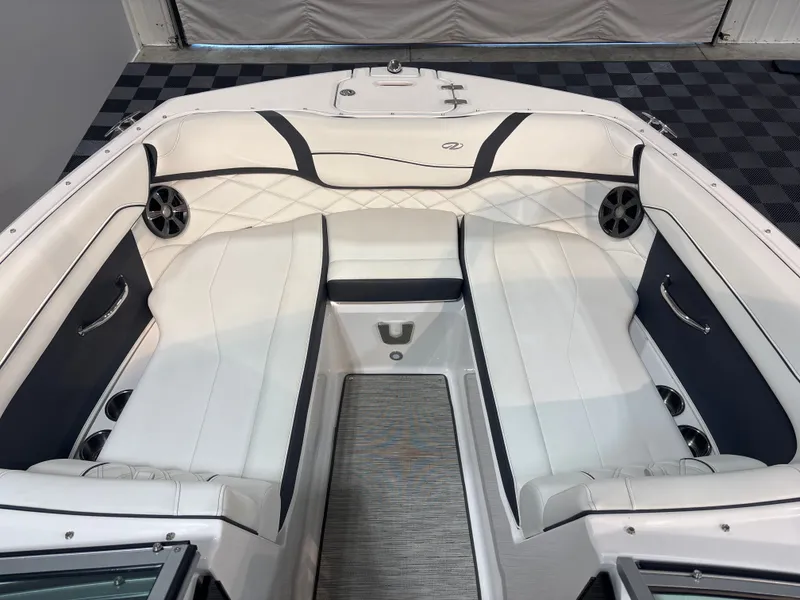 Slide: The Image of Regal 22 FasDeck 2019 - 7