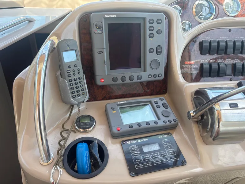 Slide: The Image of Sea Ray 360 Sundancer 2002 - 14