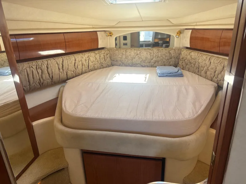 Slide: The Image of Sea Ray 360 Sundancer 2002 - 25