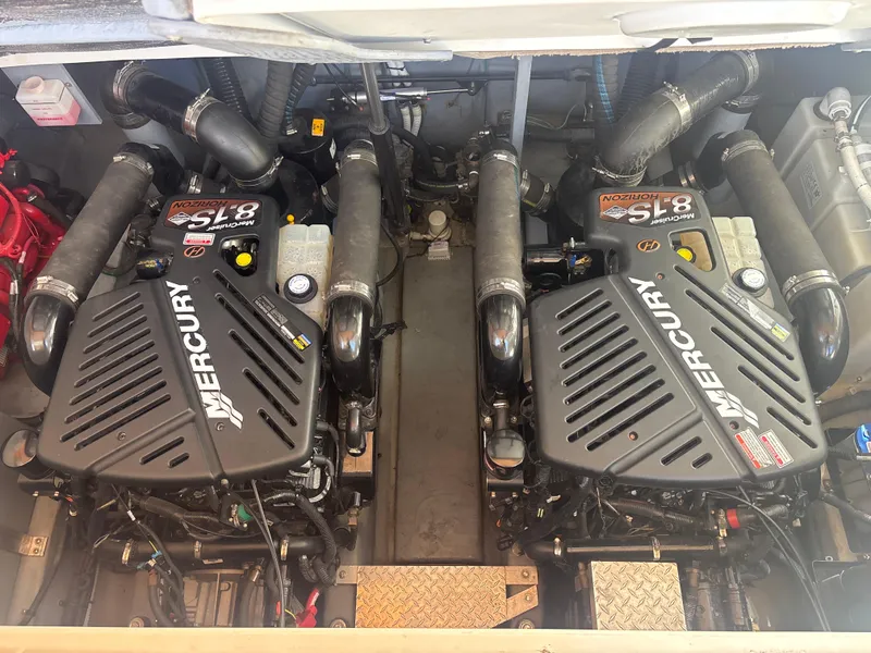 Slide: The Image of Sea Ray 360 Sundancer 2002 - 30