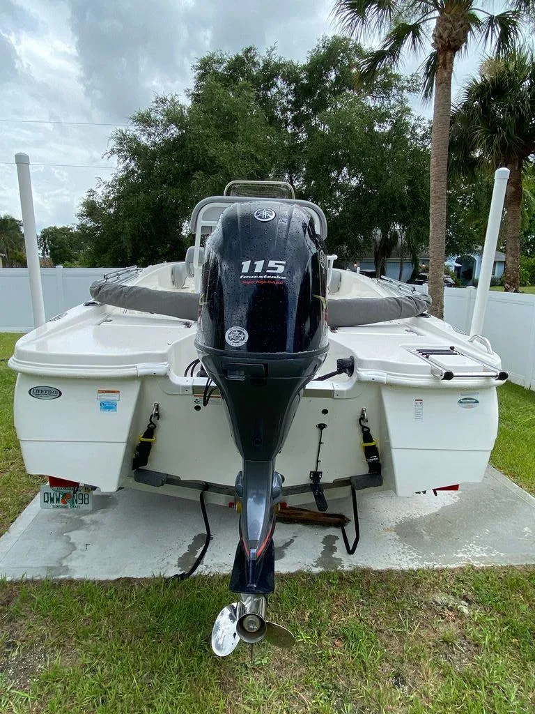 Slide: The Image of NauticStar 191 Hybrid 2021 - 2