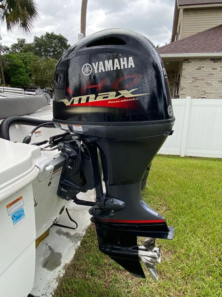 Slide: The Image of NauticStar 191 Hybrid 2021 - 6