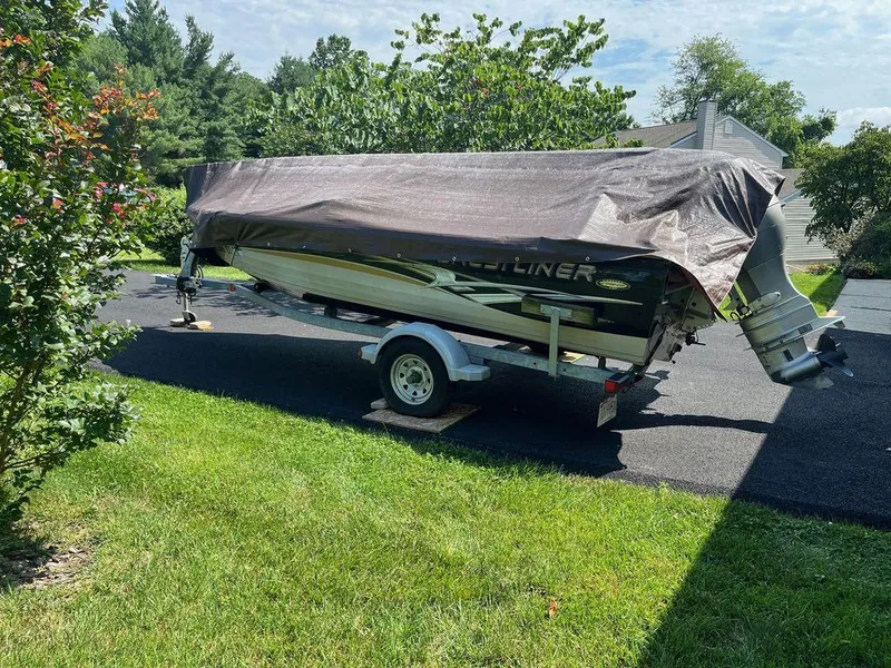 Slide: The Image of Crestliner Fish Hawk 2003 - 3