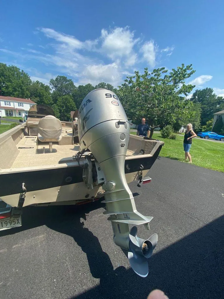 Slide: The Image of Crestliner Fish Hawk 2003 - 4