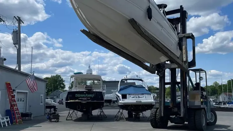 Slide: The Image of Stingray 250CR 2021 - 6