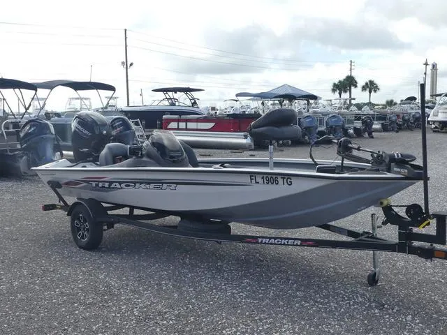 Slide: The Image of Tracker Pro Team 175 TXW 2022 - 3