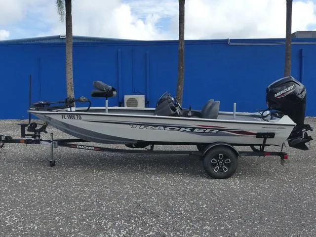 Slide: The Image of Tracker Pro Team 175 TXW 2022 - 7