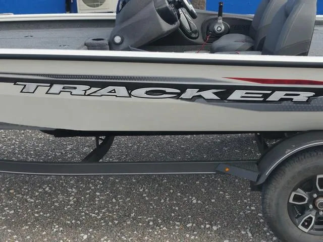 Slide: The Image of Tracker Pro Team 175 TXW 2022 - 8