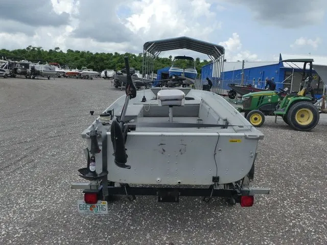 Slide: The Image of Smoker Craft Pro Mag 140 2006 - 5