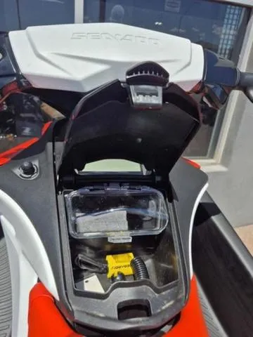 Slide: The Image of Sea-Doo Spark for 3 2025 - 15