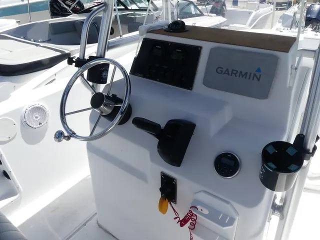 Slide: The Image of Angler 204 FX 2004 - 6