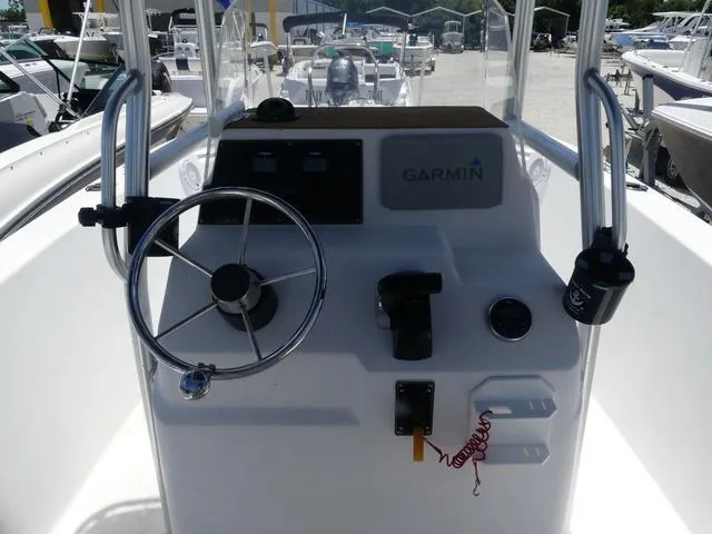 Slide: The Image of Angler 204 FX 2004 - 7