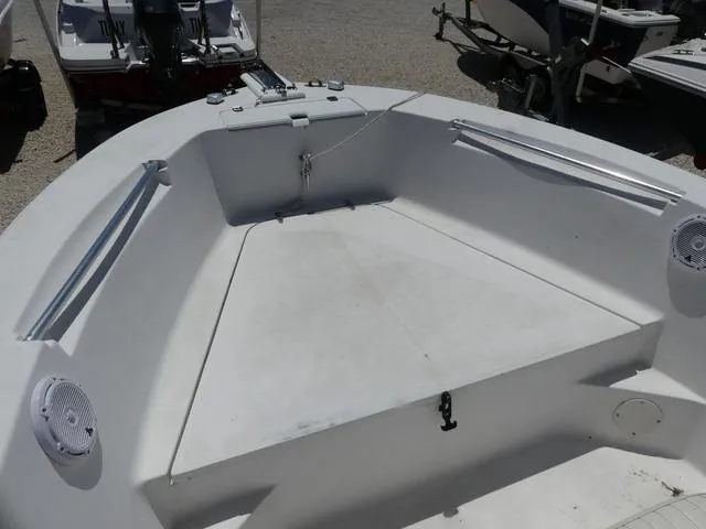 Slide: The Image of Angler 204 FX 2004 - 9