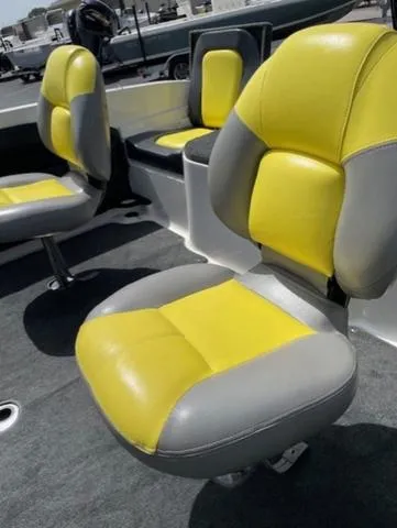 Slide: The Image of Ranger 1850 RS 2010 - 10