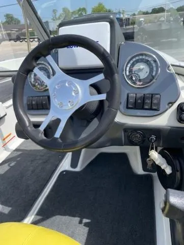 Slide: The Image of Ranger 1850 RS 2010 - 5