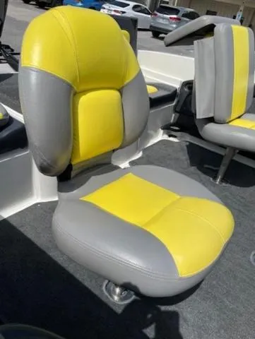 Slide: The Image of Ranger 1850 RS 2010 - 7