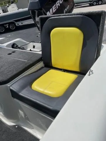 Slide: The Image of Ranger 1850 RS 2010 - 9