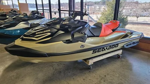 The Image of Sea-Doo RXT-X 325 2025 - 1
