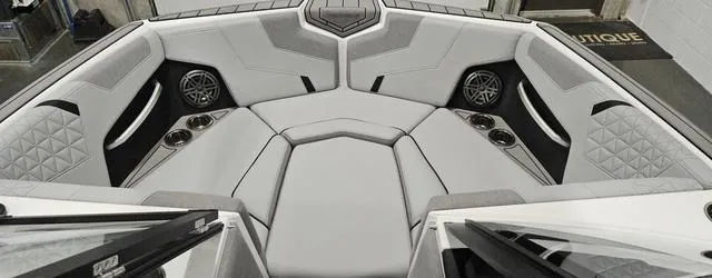Slide: The Image of Nautique Super Air Nautique GS20 2025 - 10